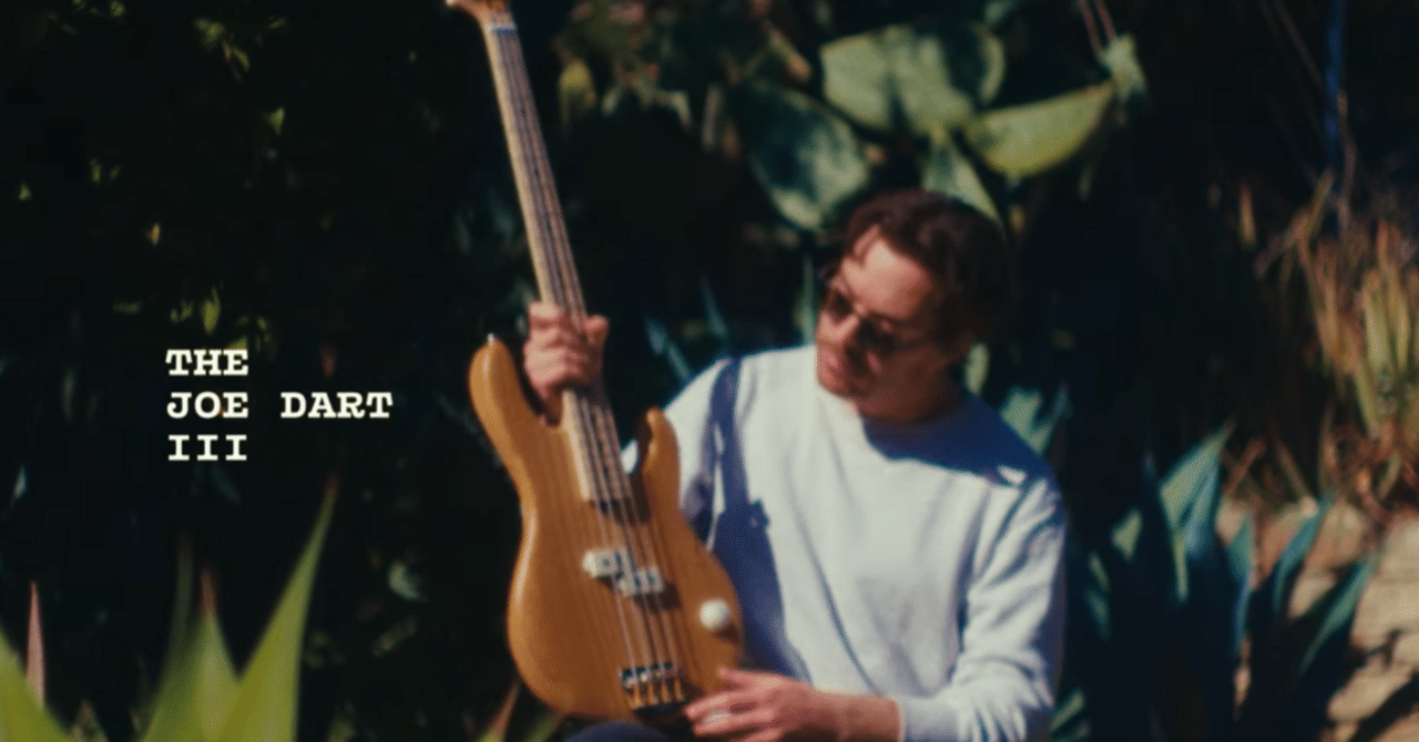 Joe Dart III Bassと、モデルとなったチャック・レイニーの Joe Dart III Bassと、モデルとなったチャック・レイニーの