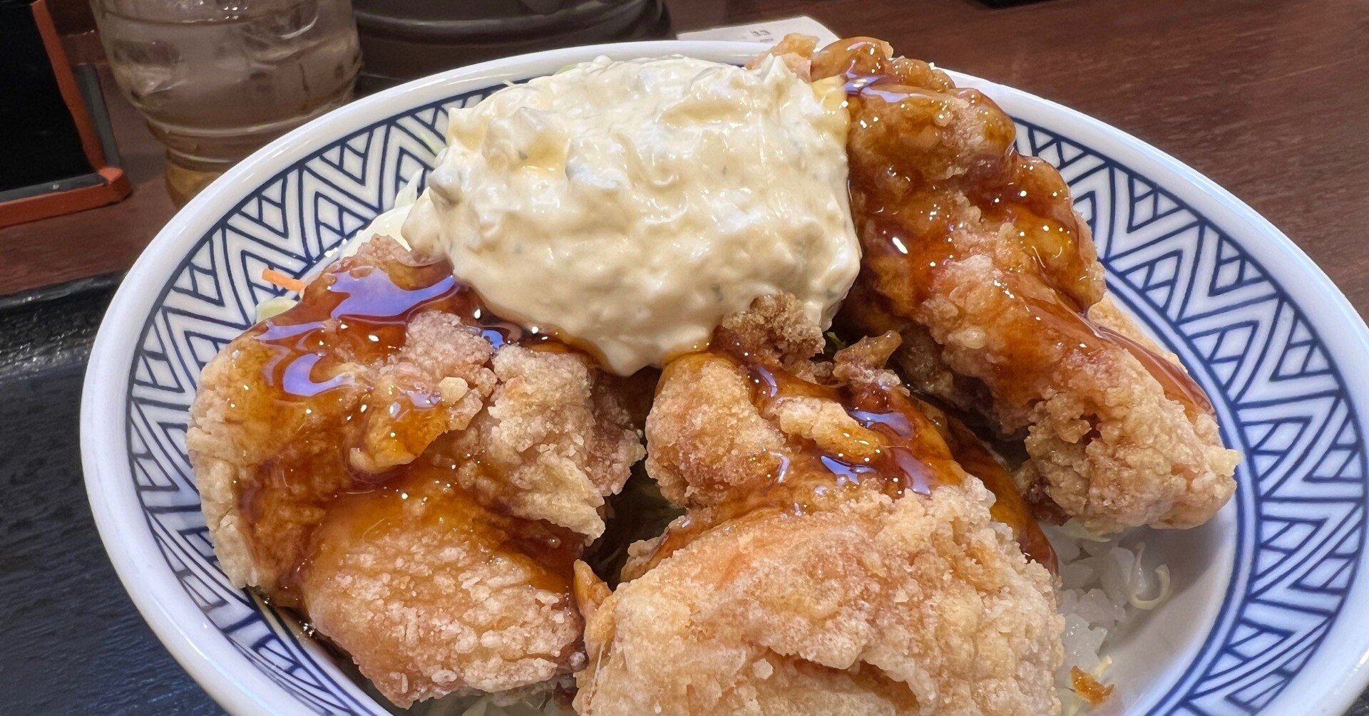 タルタル❤️ タルタルがたっぷり乗ったジューシーなから揚げが美味！！吉野家