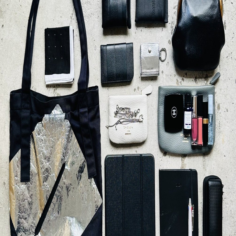 バッグの中身】私を支える秘密基地⚡️ #自問自答バックの中身｜tactor/NayukoY