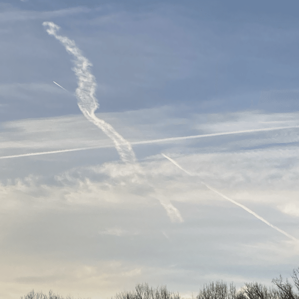 飛行機雲(ひこうきぐも)への思いさまざま｜forestchild
