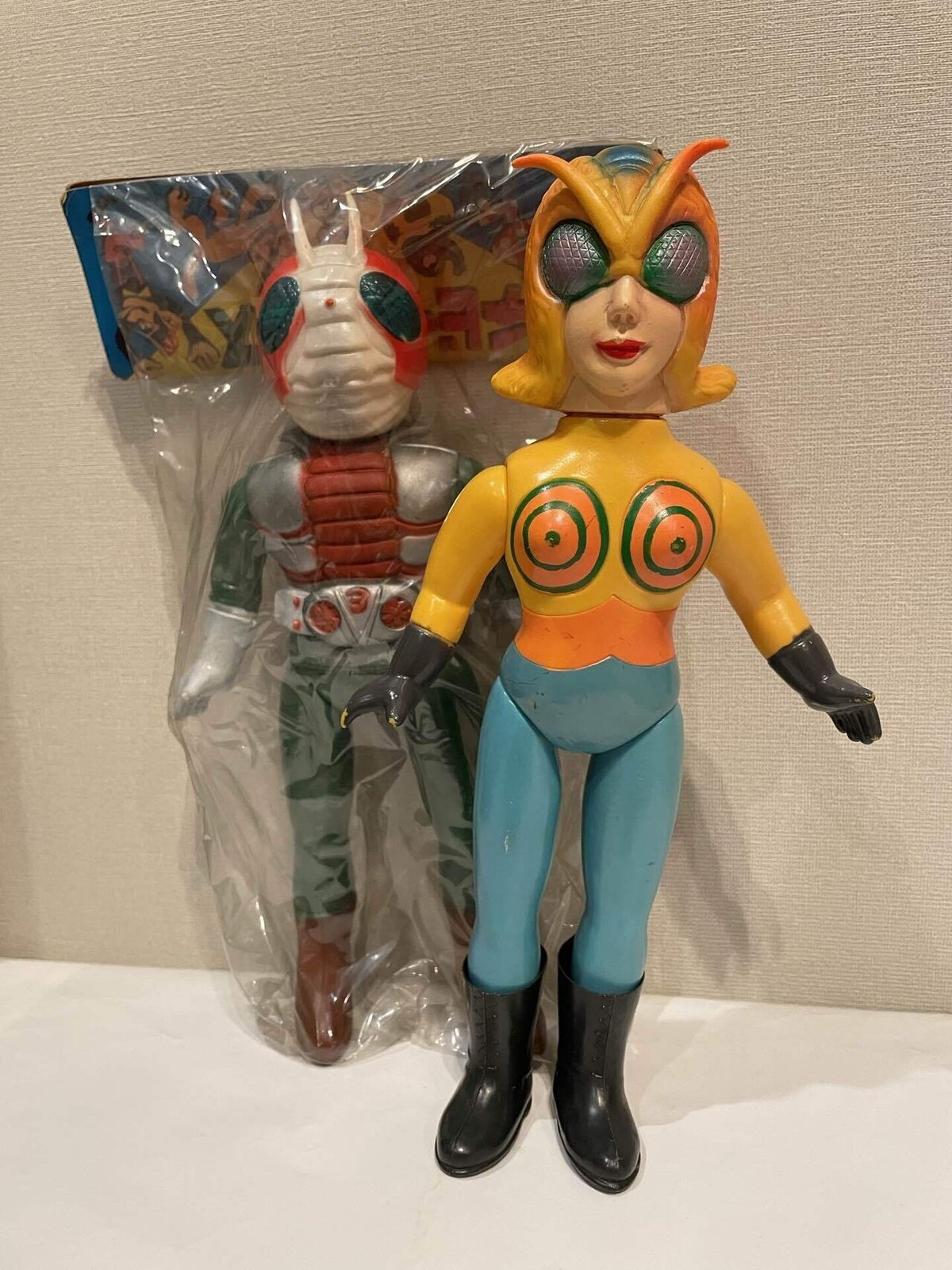 旧バンダイ 熱せ 蜂女 ソフビ 当時物 