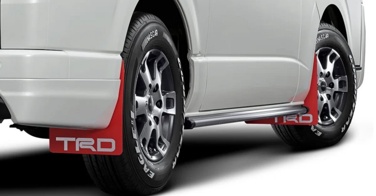 ハイエース TRD マッドフラップ 2500km外し - メルカリ