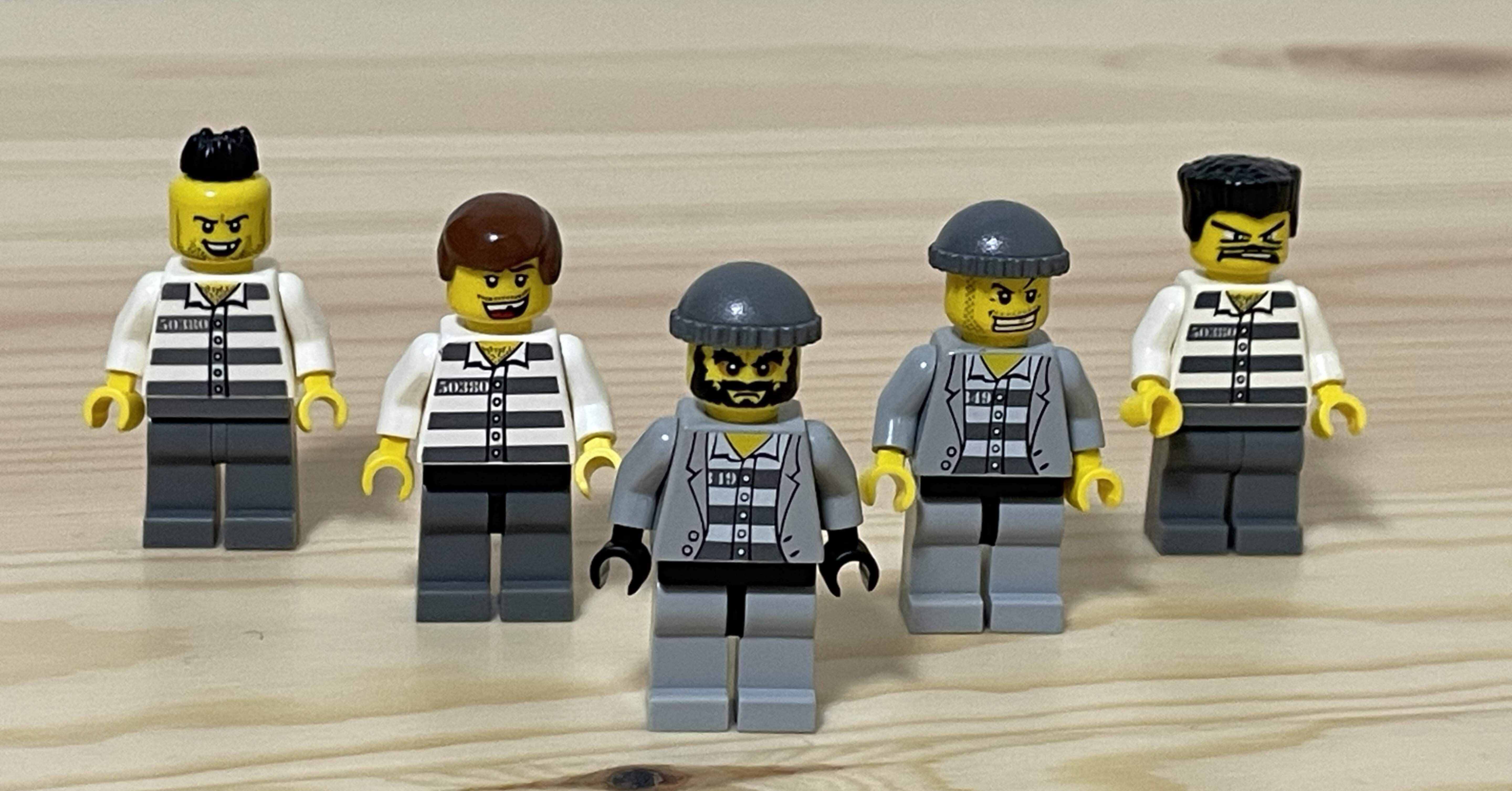 囚人服は何故シマシマ？｜kaworukumada