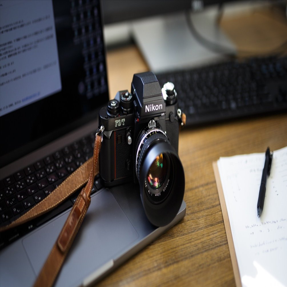 一眼レフの到達点「Nikon F3」｜フユキ／西川冬旗