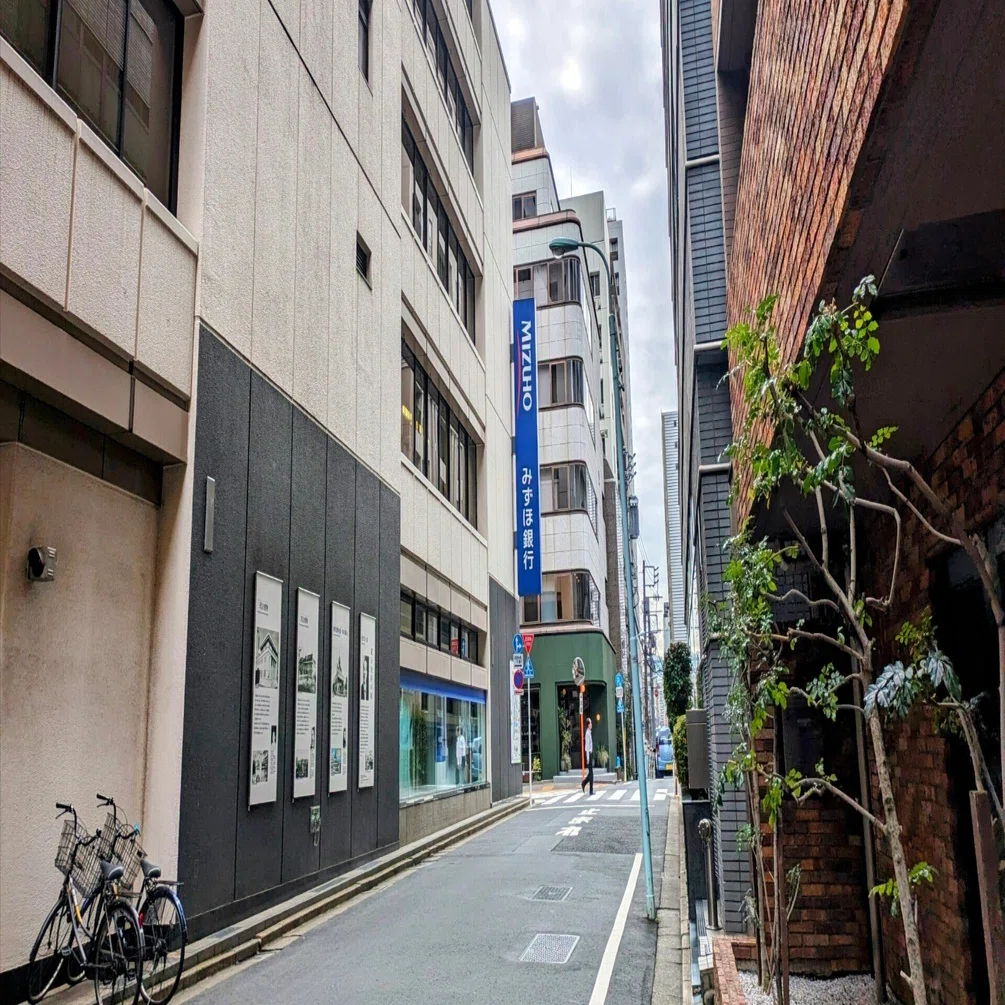 渋沢栄一先生と街を歩く 〜日本橋兜町『Book Lounge Kable（ブック