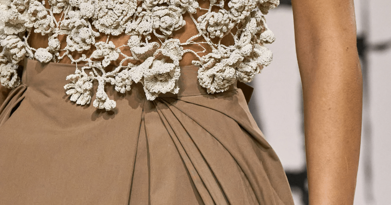 固有のオーラを視覚化したマリア・グラツィア・キウリのクチュール