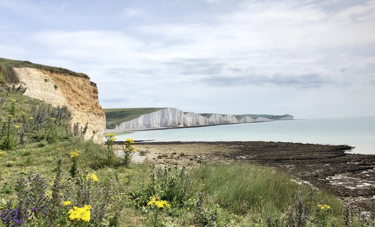イギリスのハイキング: 純白のセブンシスターズ｜いしまるゆき