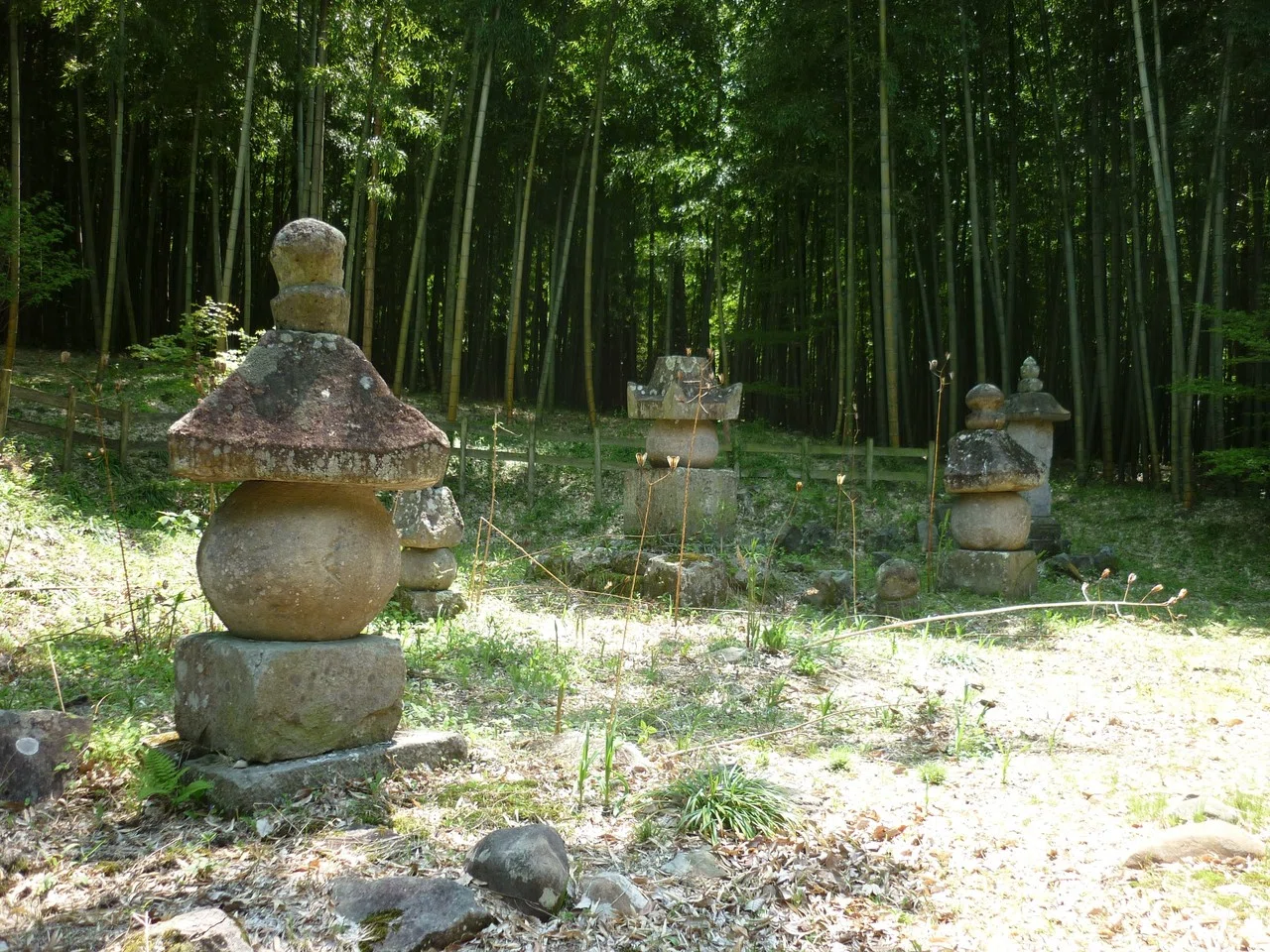 北関東の石造物⑨：蘆野氏旧墳墓五輪塔｜綾