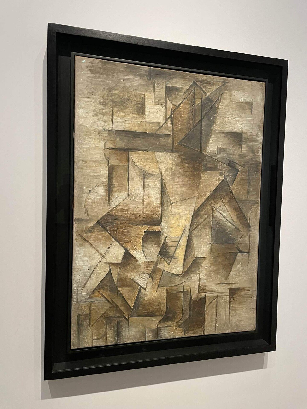 キュビスムの世界にダイブ：あらゆる事象をキャンバスに再構築する