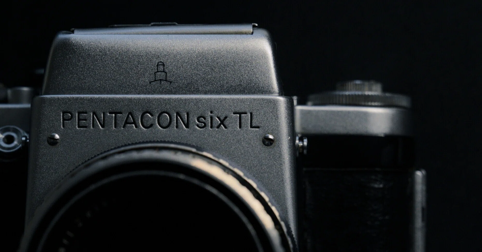 第一回 最近可愛いカメラ、Pentacon Six｜reflection📷