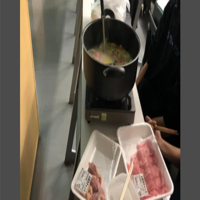 大学 授業中 鍋