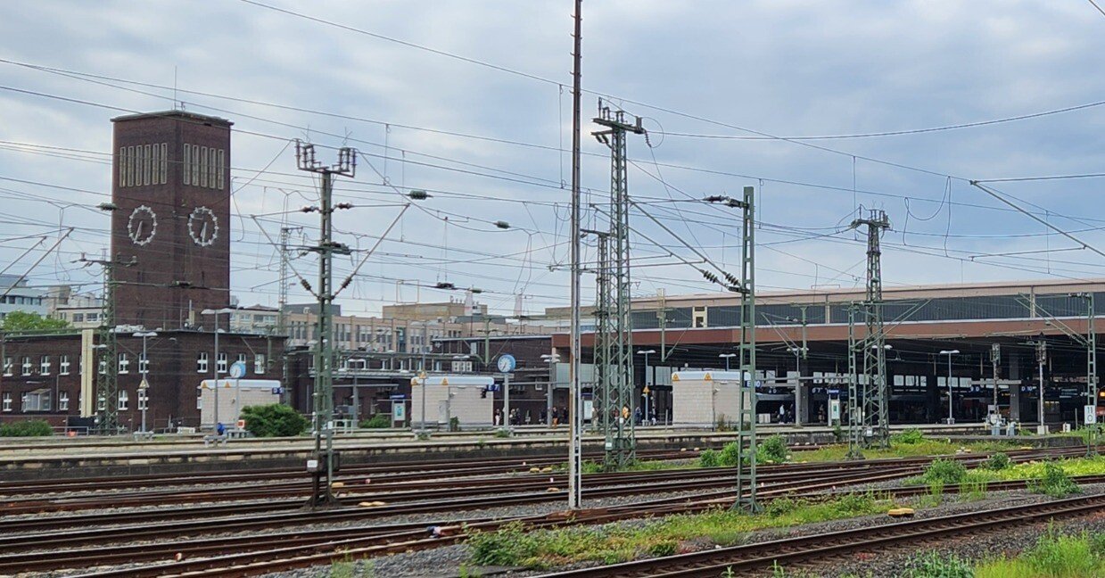 愛しの電車、愛しの街、愛しのビール【ドイツ鉄道旅行2023】｜Siegbergbahn