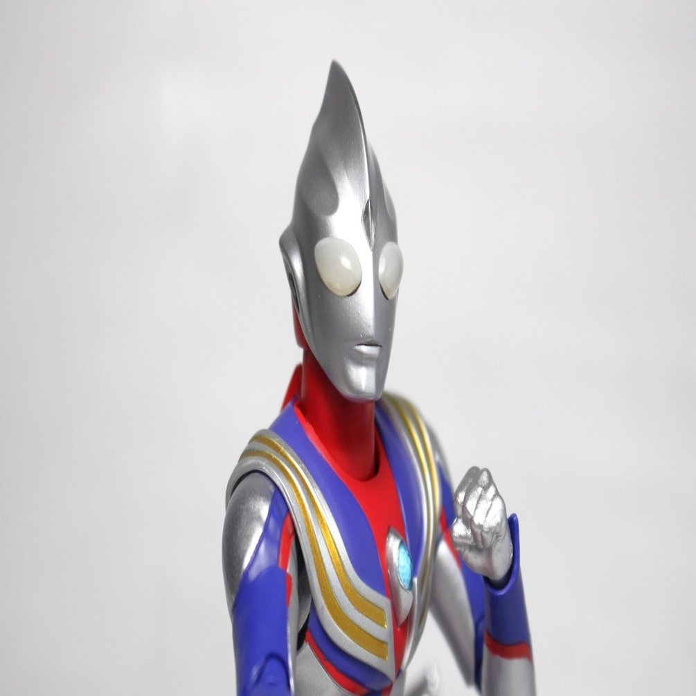 ウルトラマンのフィギュアを塗装で発光させる方法｜アシム@ガレージ