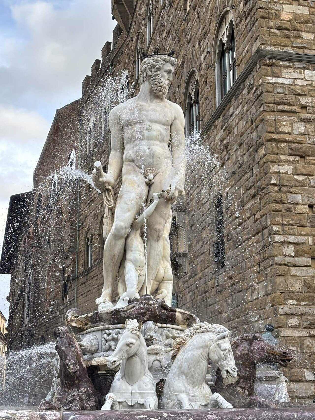 イタリア🇮🇹旅行】8日目⑨フィレンツェには、像がたくさん‼️｜Lucydog