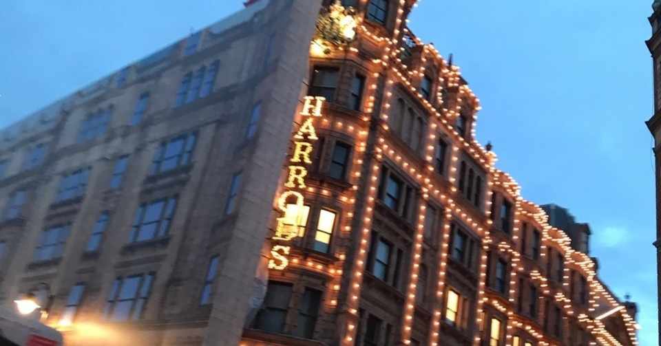 ロンドンナイトツアー イギリス女子ひとり旅日記 歌う紅茶屋さん