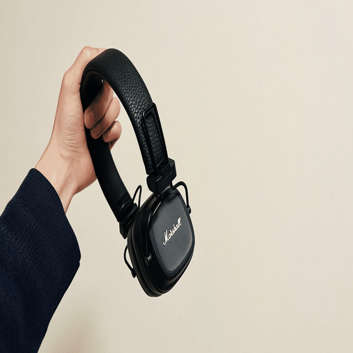 飛ぶ気はないけど、マーシャルのヘッドホンを買いました。｜ナギ