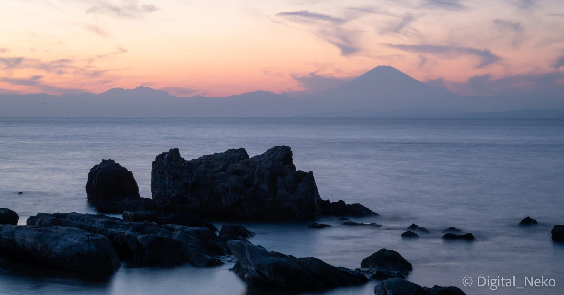 葉山歩き 森戸海岸から一色海岸へ｜けえる
