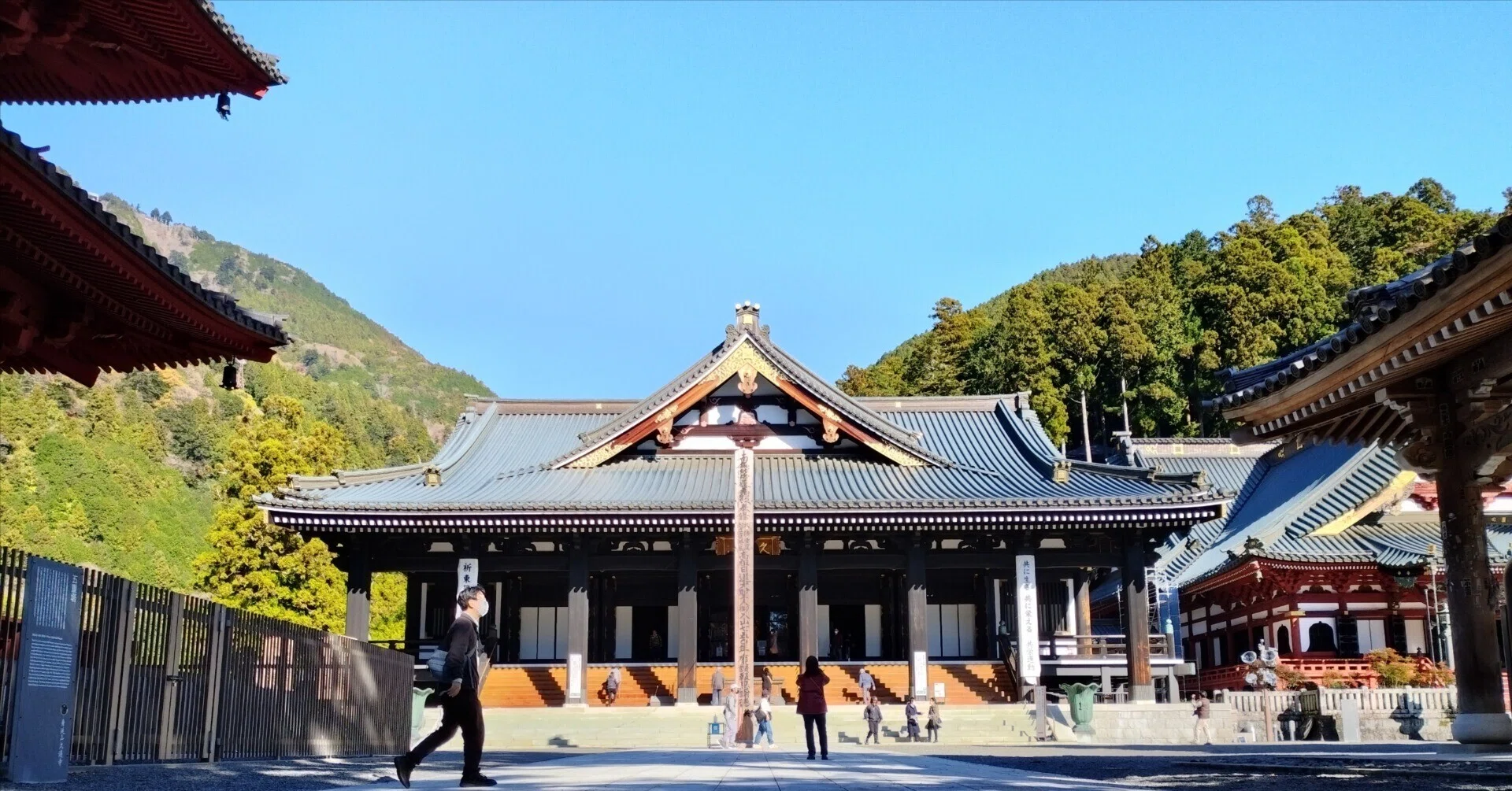 10 身延山久遠寺へ-山中の別世界-｜Koyu.Travel Records.