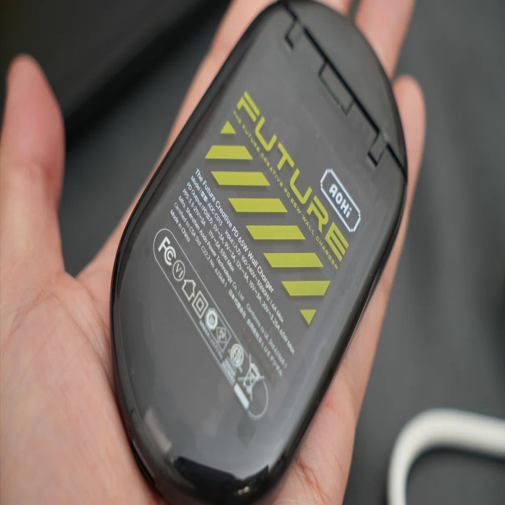 レビュー品】凄い、超薄型65W AOHI急速充電器｜物欲名古屋人