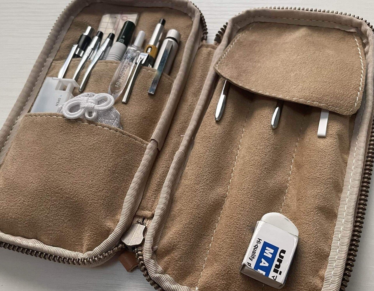 アンドリーベ　ジップペンケース Pre-order] Zip pencil case for those who are particular