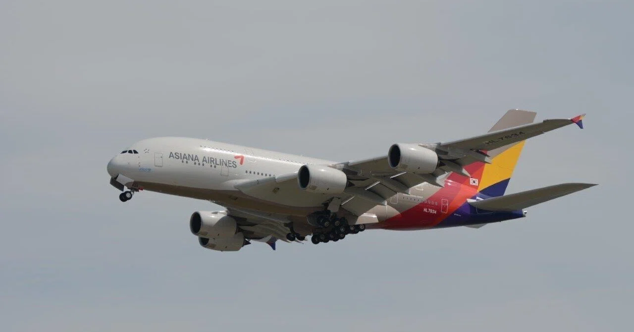 アシアナ航空の世界最大の旅客機“エアバスA380”の思い出のシーン(KIX