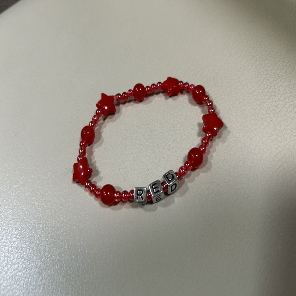 テイラースウィフト ライブ TheErasTour2023 グッズ ブレスレット The Eras Tourのために作ったフレンドシップブレスレットに愛着が湧い