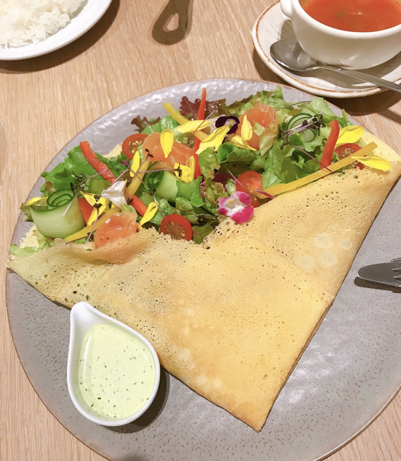 めっちゃおしゃれなランチした ブーケサラダ 花束のサラダクレープとか かわいすぎ スープとポテト付き 深い話を聞いてくれてありがと ピコティ ピコタ 日本橋高島屋店 東京都中央区日本橋2 かぁび Note