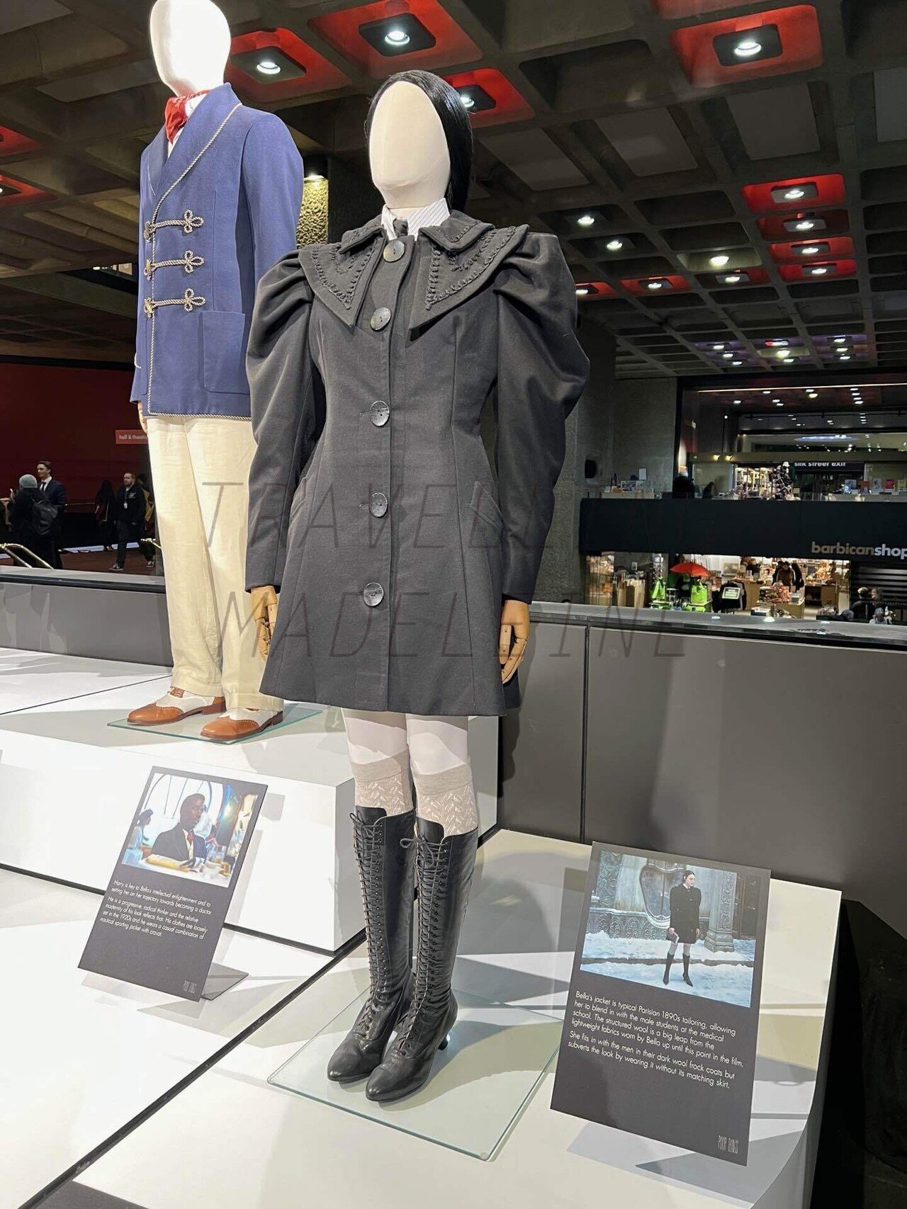 映画「哀れなるものたち」衣装展 @ロンドン｜Travelling Madeleine