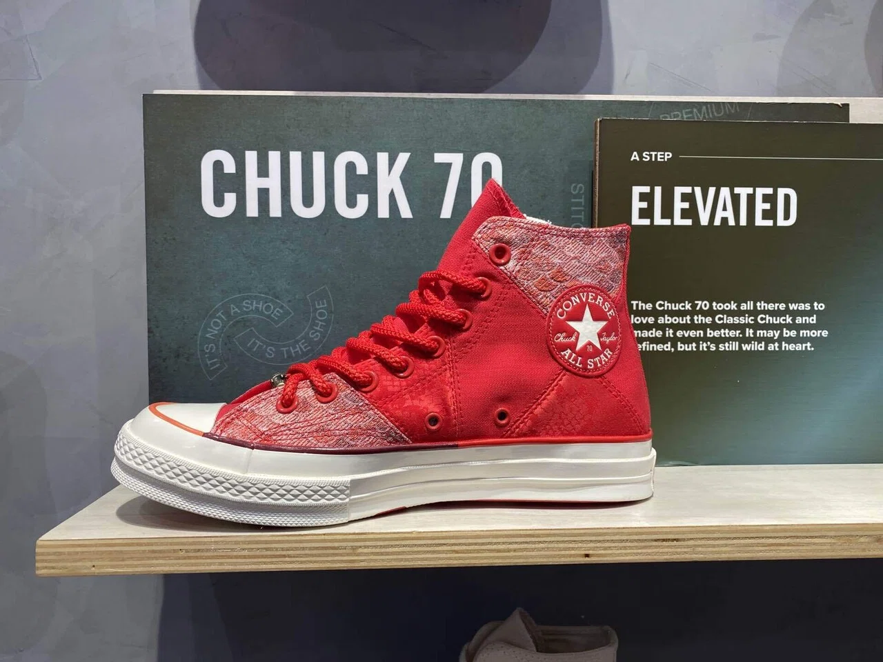 CONVERSE ベトナム 限定 入手困難 レッド