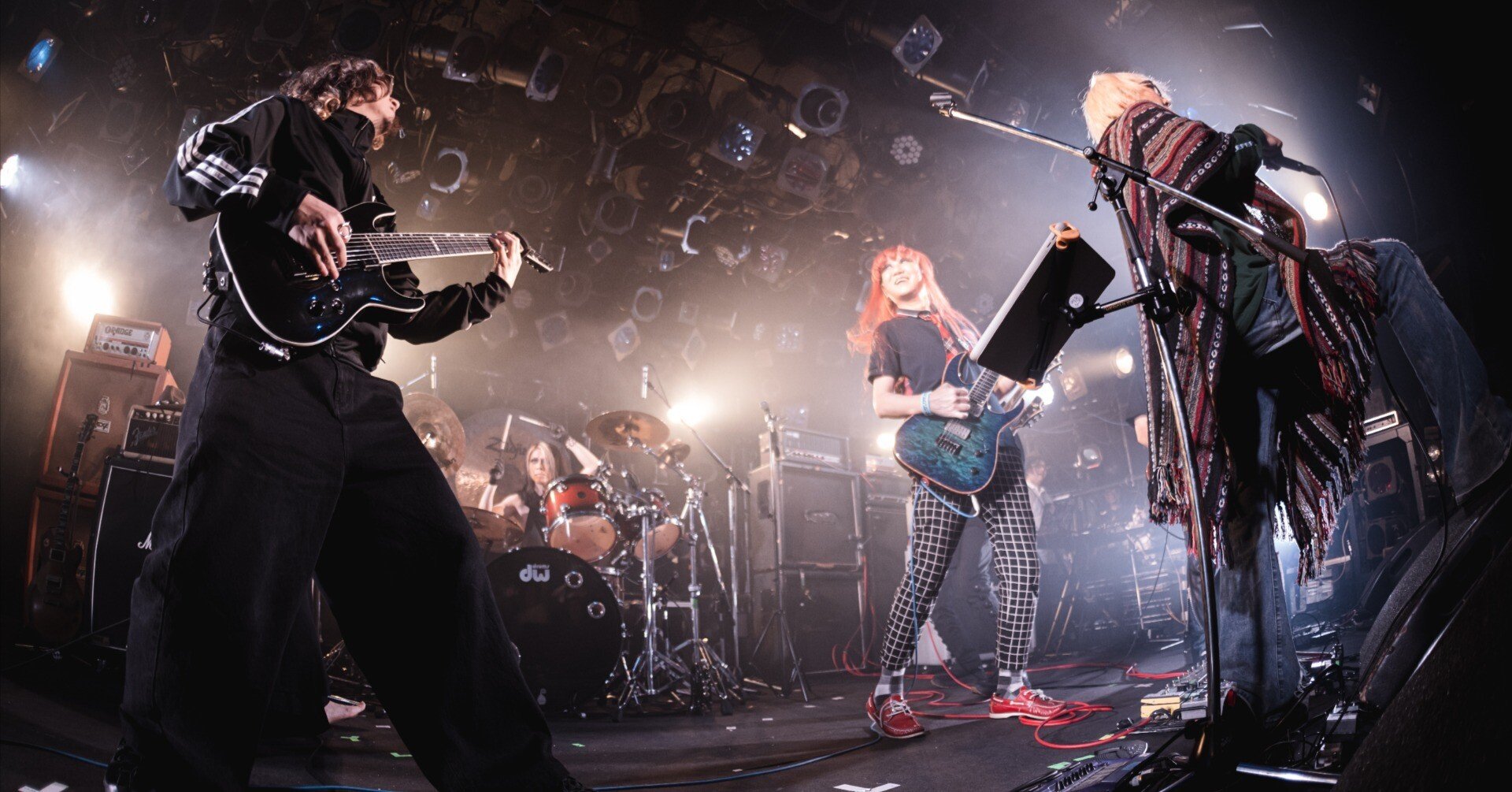 COALTAR OF THE DEEPERS x Boris対談、Live Report｜KiliKiliVilla