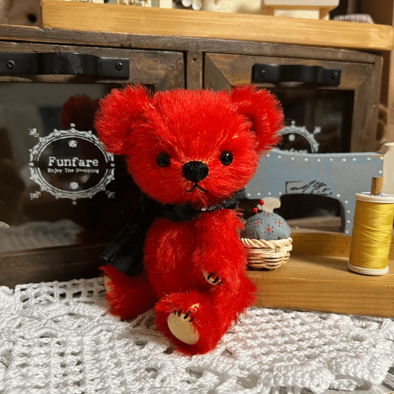 赤いお目目とお鼻のくま アーティストベア テディベア 海外作家様 ハンドメイド 新作テディベアの紹介｜坂元あゆ実｜テディベア作家