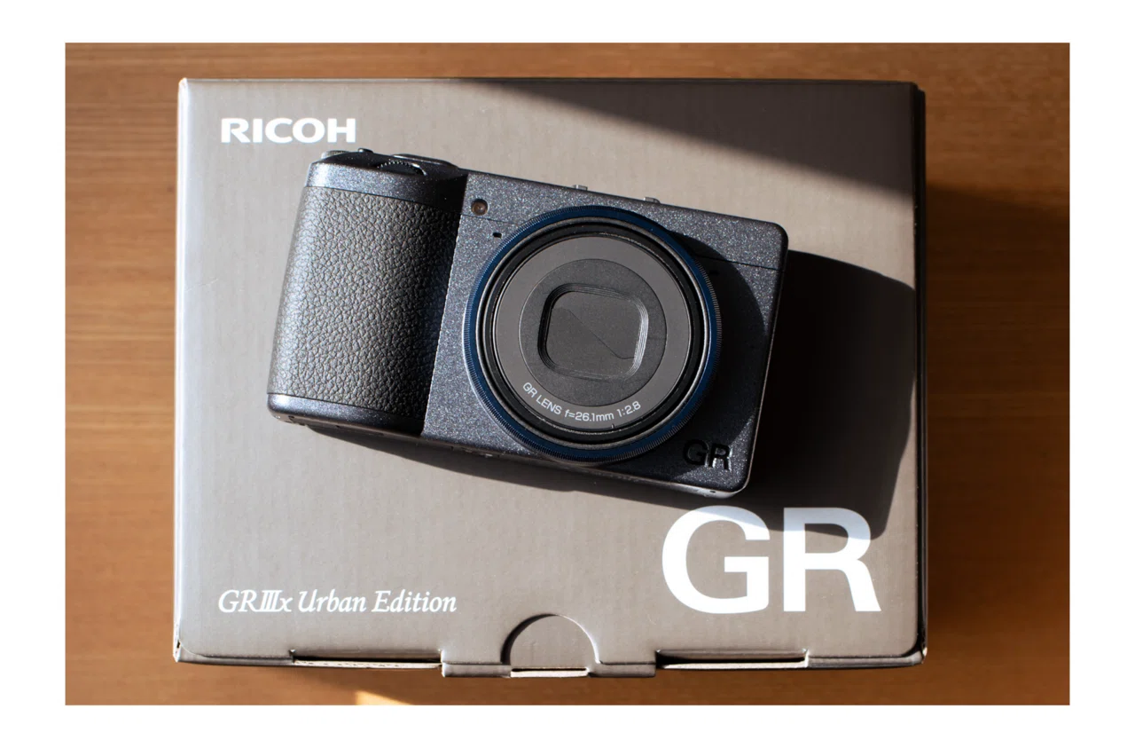 ようこそ、スナップ最強カメラ【RICOH GRIIIx】｜おさけい