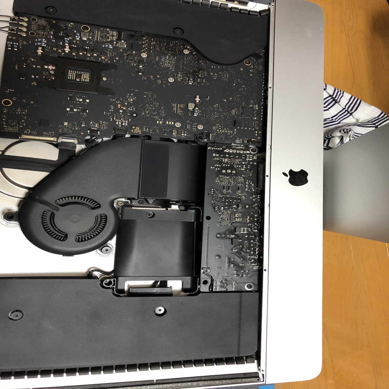 iMac 2017 21.5inch 4k のメモリを交換しました@Yesarthe｜MIG