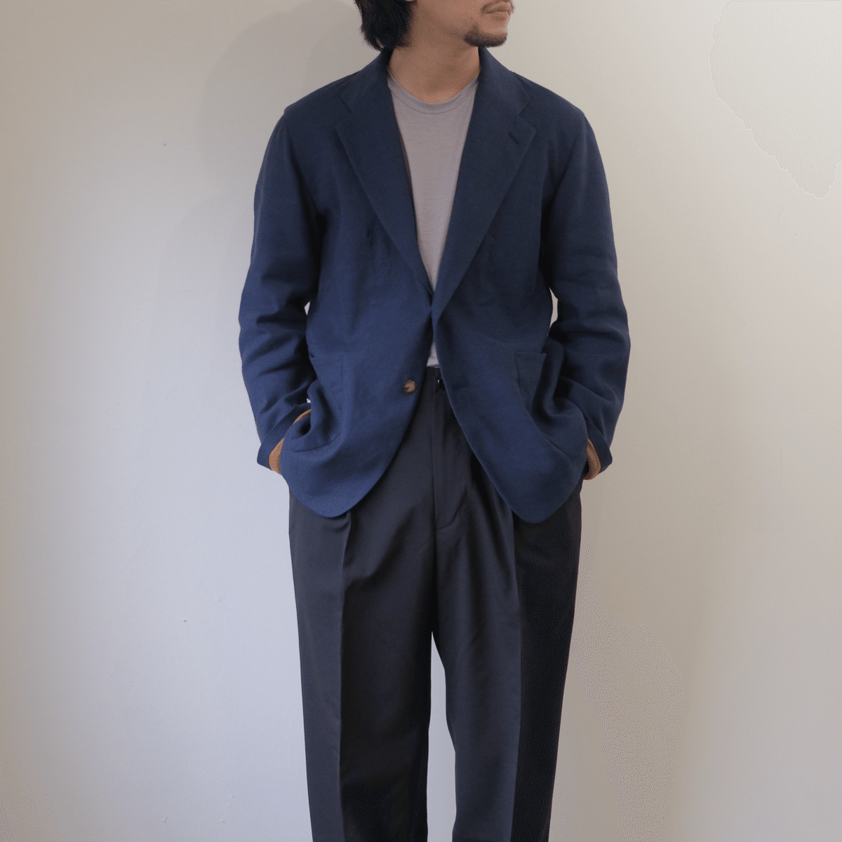 m's braqueが作るネイビーブレザー｜水岡