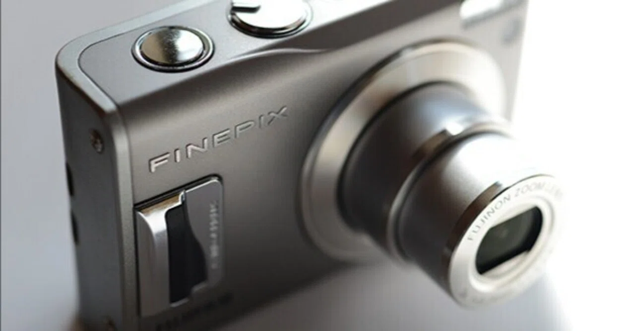 FUJIFILM FinePix A203コンデジ デジカメ オールドカメラ 動作品 FUJIFILM FinePix A203コンデジ デジカメ オールドカメラ 動作品