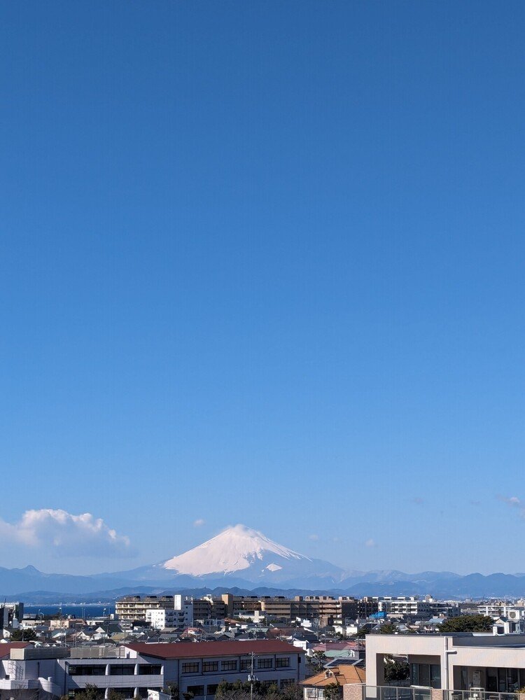 昨日はお天気が良かったので少し足を延ばして、富士山を見に湘南モノレール江の島駅ルーフテラスへ。