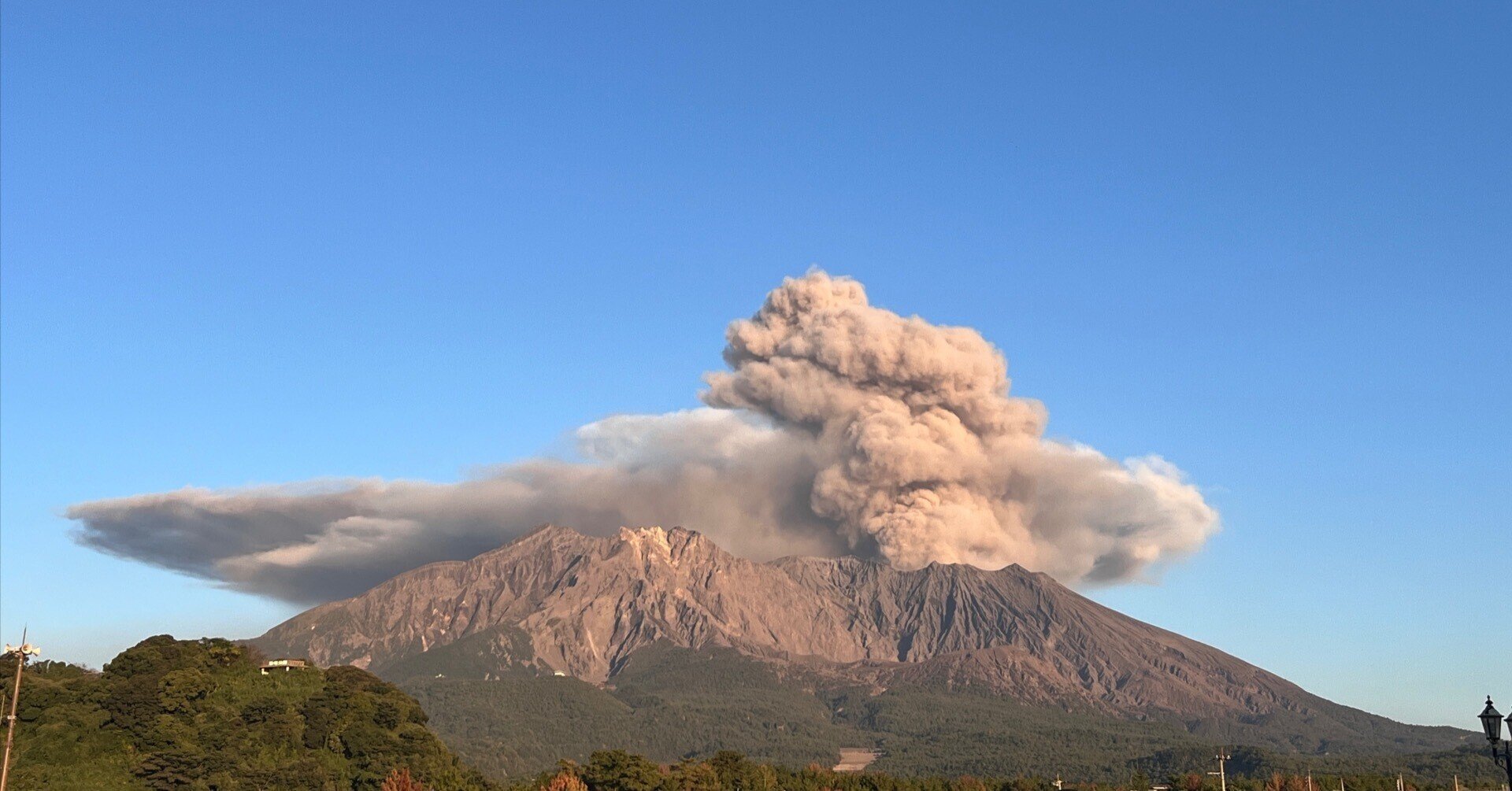 5000Mの噴火でニュースになる桜島に住んでいる私からの現状報告 5000Mの噴火でニュースになる桜島に住んでいる私からの現状報告