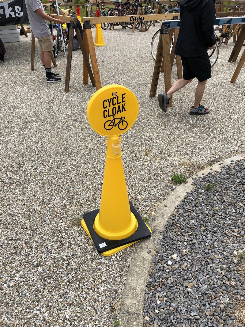 三角コーンで看板を作るサービスをはじめた話 山下義弘 ドケットストア店主 Note