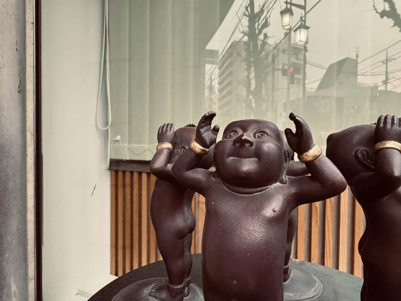 古美術 合掌する童子の銅像 オブジェ 置物 西荻窪で六童子の像を巡る！｜WAGNAS-都内アドベンチャーサークル-