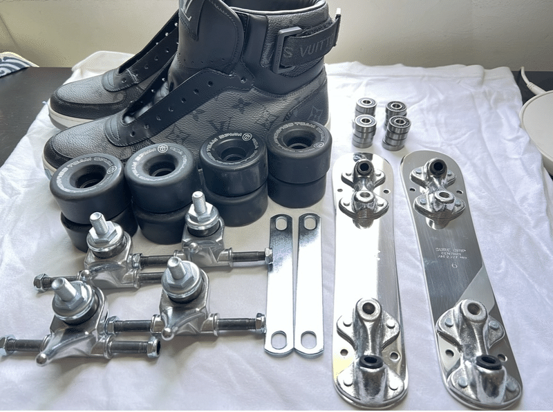 [Louis Vuitton Custom Roller Skates]ハイブランドでローラースケート作っちゃいました。｜Lolo