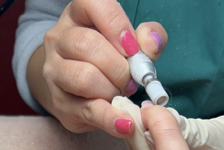 19 アメリカでネイル！家の近所のネイルサロンクオリティー💅｜Amo🐾