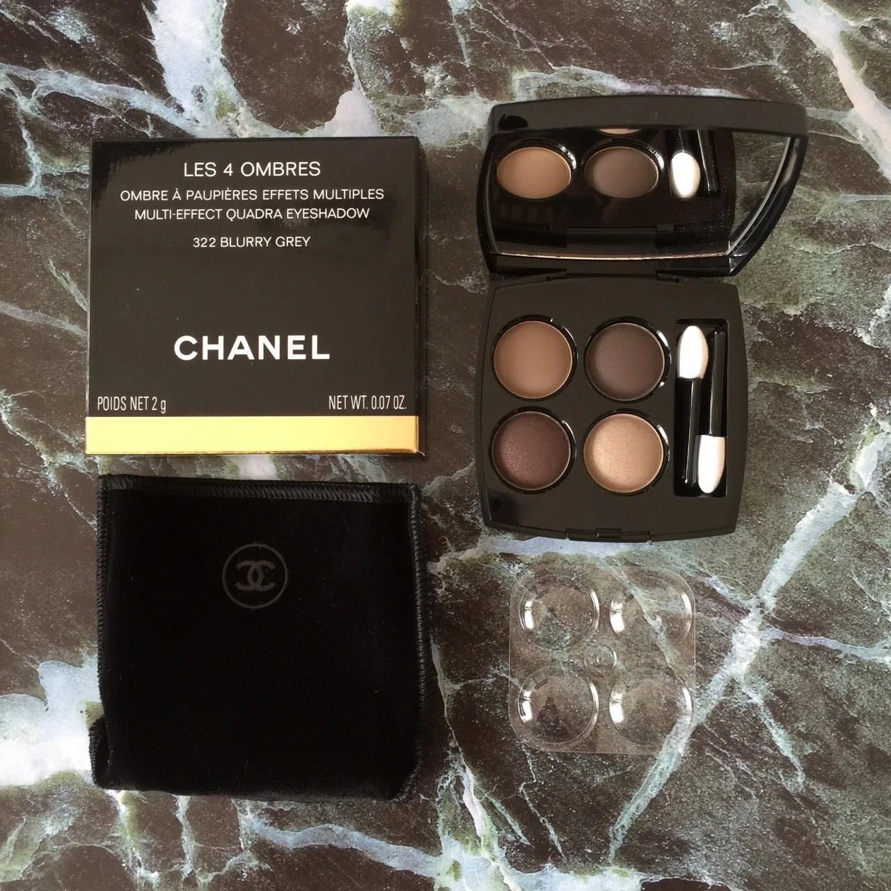 CHANEL レ キャトル オンブル 322 ブラーリーグレイ｜K子