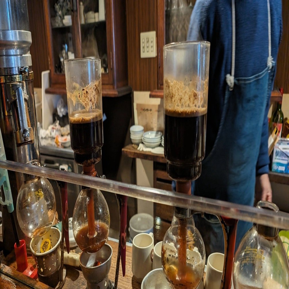 東日本大震災を経て地域に愛され続ける珈琲店と散策中に出会う｜珈琲