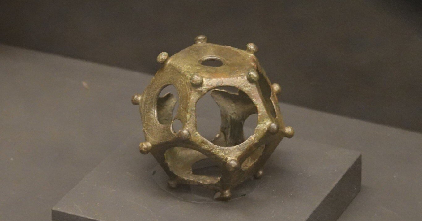 フランス】ローマの中空十二面体｜毛人(EMISHI)