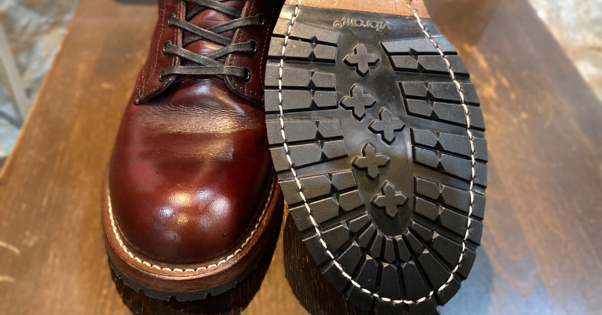 ハーフソール交換】Red Wing 9011 Beckman 加水分解したハーフソールの ハーフソール交換】Red Wing 9011 Beckman 加水分解したハーフソールの