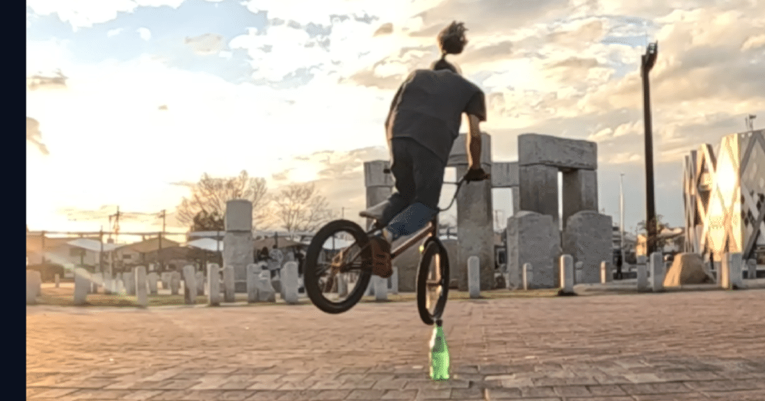 ハニーフラットページです♬ 鞄のチャックはいつも開いてます 👕🌐 @mflat.official