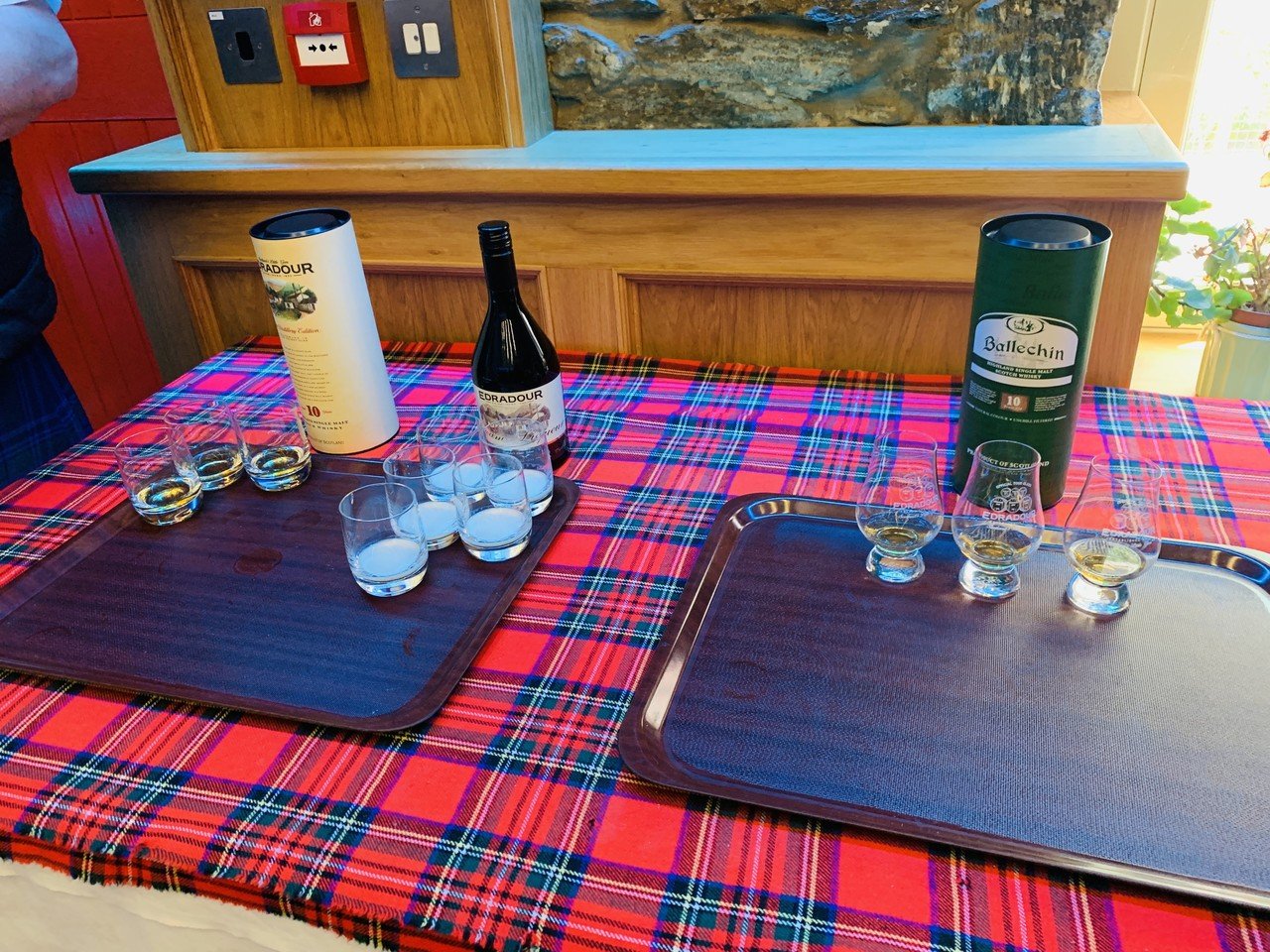 2022秋冬新作 エドラダワー テーブルクロス rahathomedesign.com