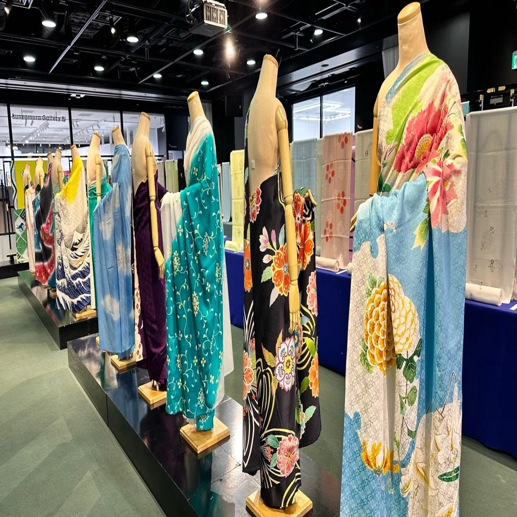 東京渋谷のヒカリエにて京友禅サリーを展示しました！｜SOO -ソマル