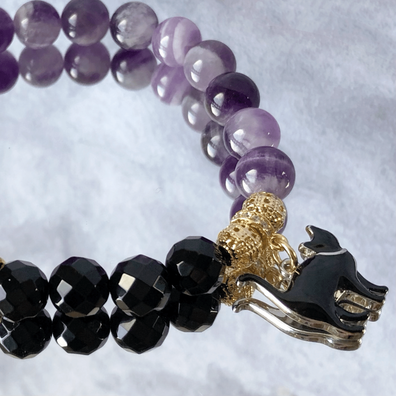 天然石☆黒猫チャーム付きお守りブレスレット（ケープアメジスト