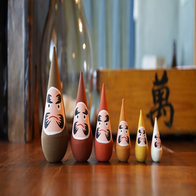 暮らしにひっそりと寄り添う伝統工芸品【みなと人形本舗 三角だるま